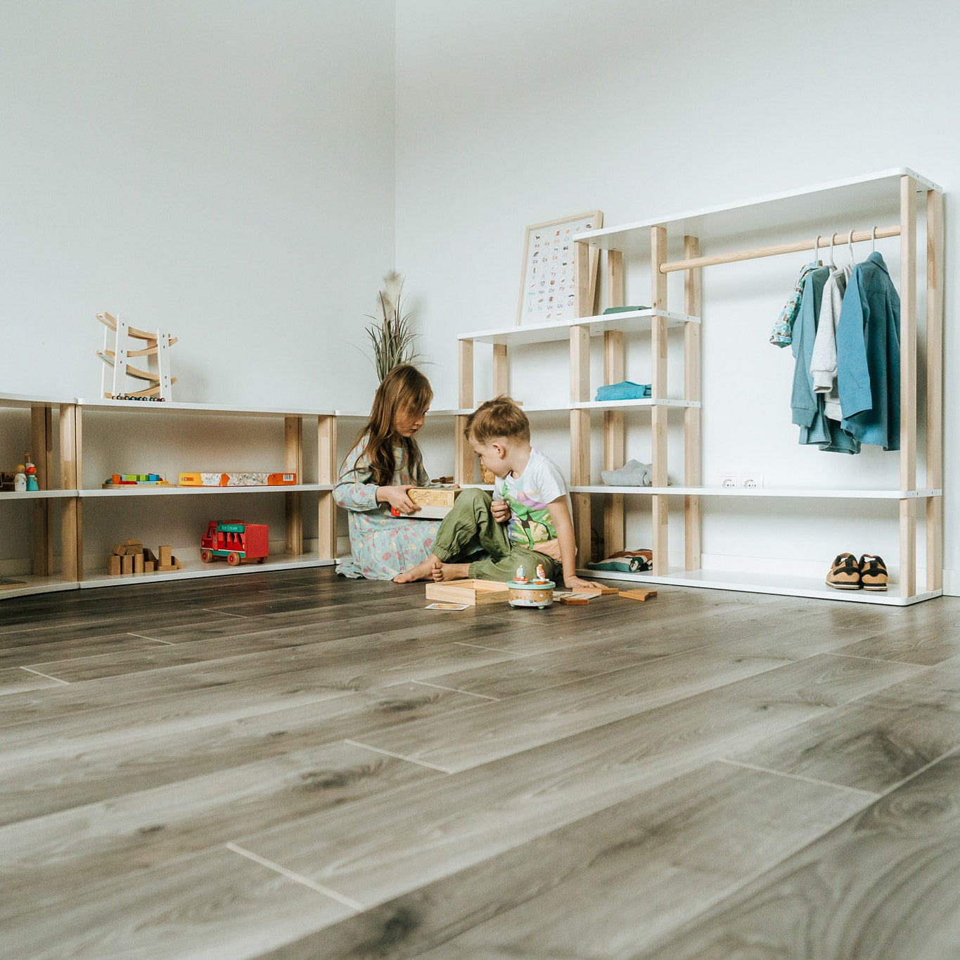 Modular Montessori Shelf Corner - 2 Shelves